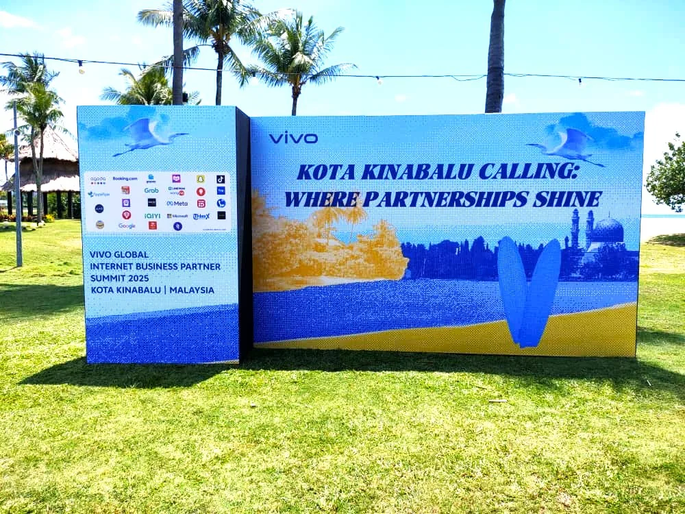 Branded Booth Walls & Partitions