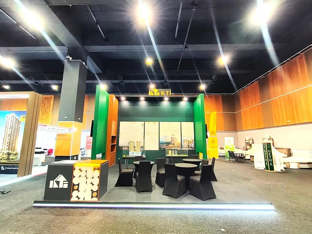 Custom Booth Structures